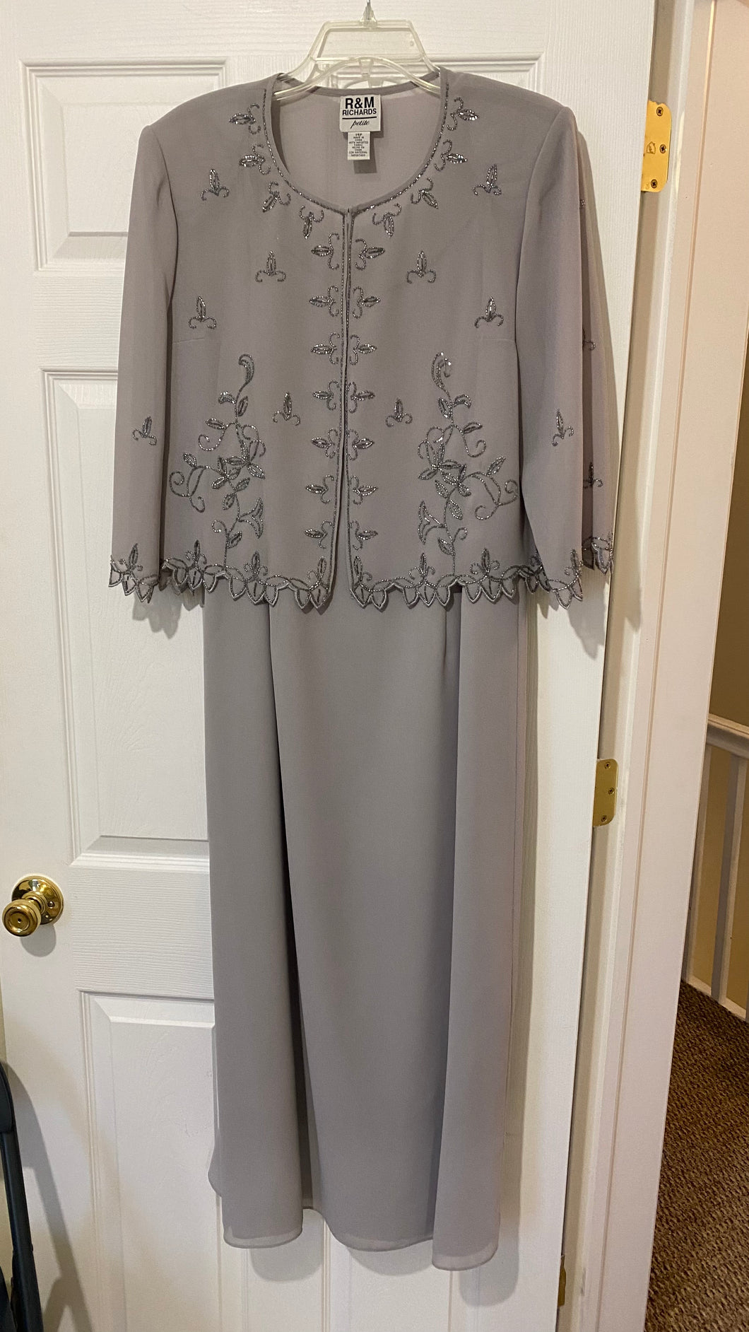 THOM300-S Grey Gown with Jacket. Size 14P